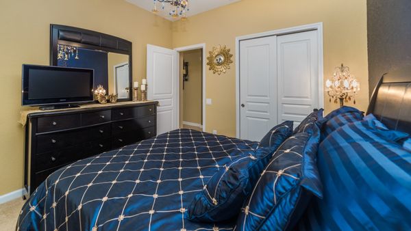 Queen Bedroom 2
26" TV