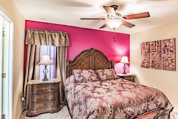 Queen Bedroom 5  Upstairs
Shared Bathroom-Shower
40" TV