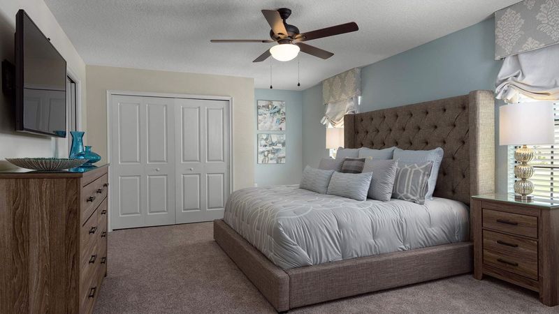Master King Bedroom 1 Upstairs
Attached Bathroom
50" TV