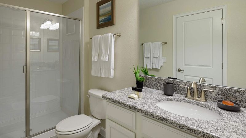 King Suite Bathroom Upstairs
(Bed 6)
Shower