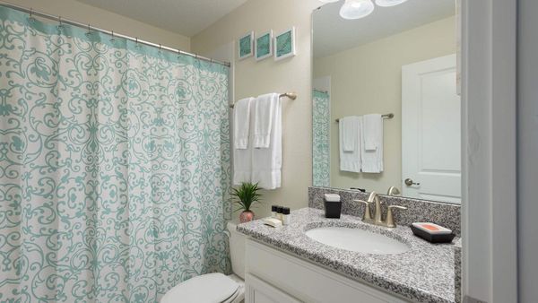Hall Bathroom Upstairs
Tub/Shower Combo