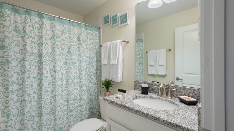 Hall Bathroom Upstairs
Tub/Shower Combo