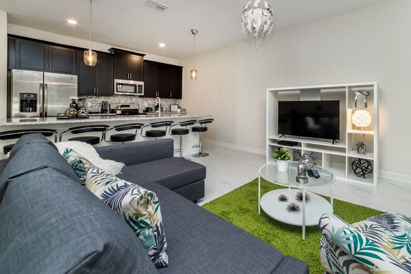 Living Room (Angle)
50" Smart TV