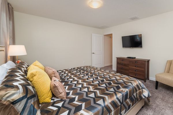 Master King Bedroom 1
40" TV