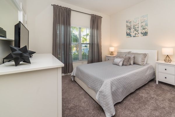 Queen Bedroom 4 Downstairs