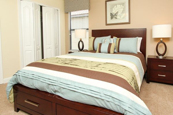 Queen Bedroom 5 Upstairs
Shared Bathroom-Shower