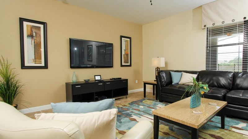 Living Room (Angle)
60" TV