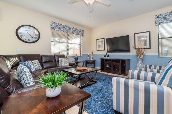 Living Room (Angle)
60" TV