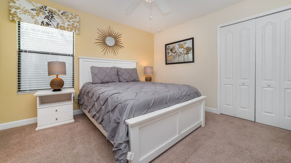 Queen Bedroom 5 Upstairs
Shared Bathroom