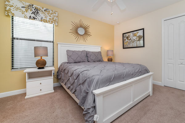 Queen Bedroom 5 Upstairs
Shared Bathroom