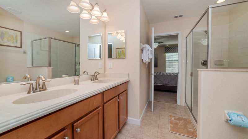 Jack N Jill Bathroom 4 Upstairs
Shower