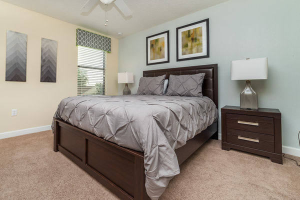 Queen Suite Bedroom 6 Upstairs
Shared Bathroom