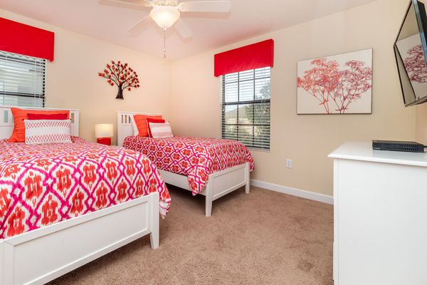 Two Twins Bedroom 4 Upstairs
39" TV