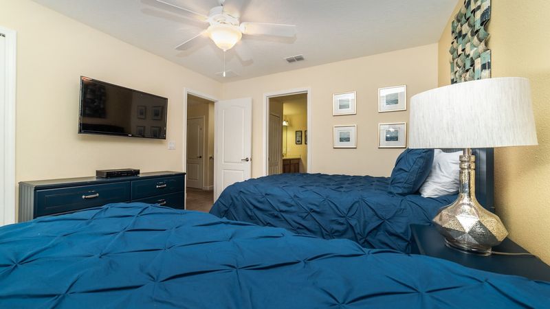 Twin/Double Suite Bedroom 8 (Angle)
43" Smart TV
