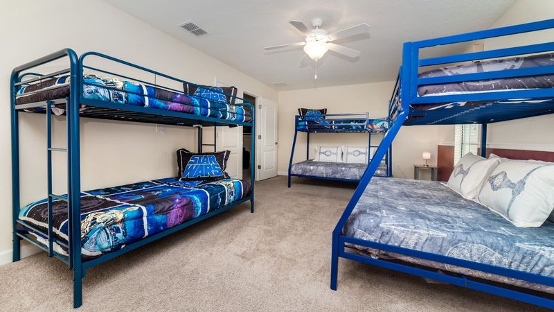 Twin/Twin + Twin/Double + Twin/Double Bedroom 9 (Angle)