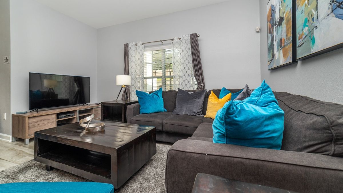 Living Room Angle
55" Smart TV