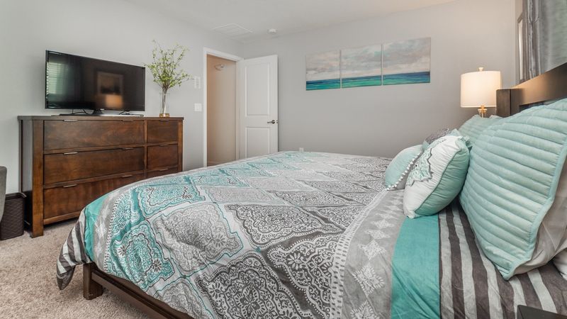 Master King Bedroom 4 Angle
40" TV