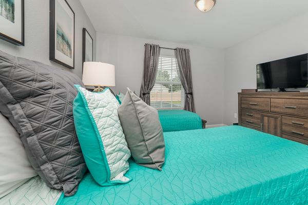 Two Twins Bedroom 2 Angle
40" TV