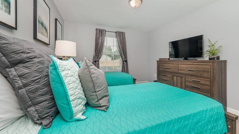 Two Twins Bedroom 2 Angle
40" TV