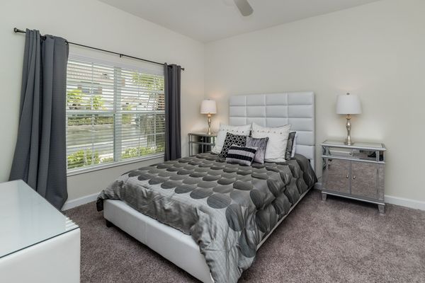 Queen Bedroom 1 Downstairs
