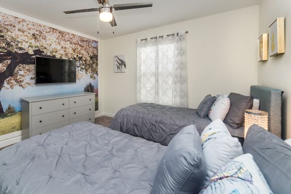 Two Twins Bedroom 2 
40" TV