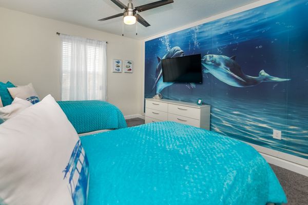 Two Twins Bedroom 3 
43" TV