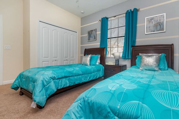 Two Twins Bedroom 4 
Shared Bathroom