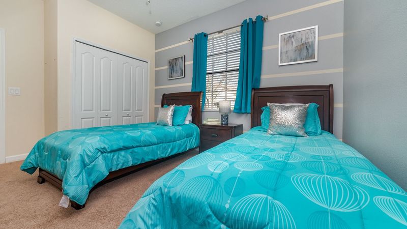 Two Twins Bedroom 4 
Shared Bathroom