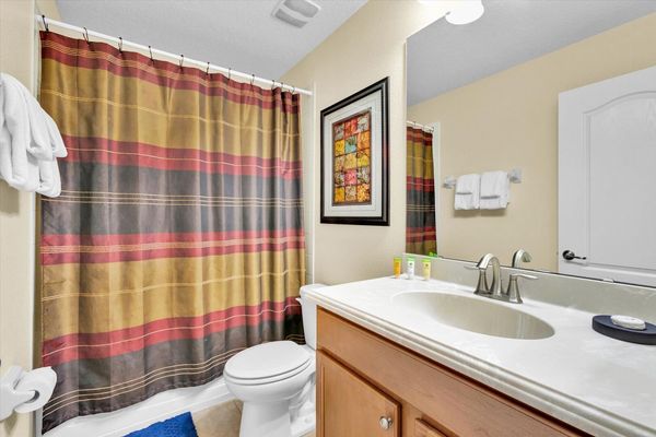 Hall Bathroom 3, Upstairs
Tub/Shower Combo