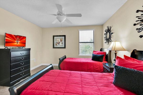 Two Twins Bedroom 6 (Angle)
32" Roku TV