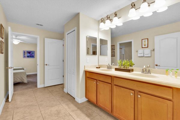 Jack N Jill Bathroom 5, Upstairs