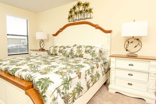 Master King Bedroom 1 Upstairs
Attached Bathroom
Tub & Shower