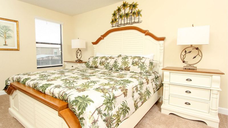 Master King Bedroom 1 Upstairs
Attached Bathroom
Tub & Shower