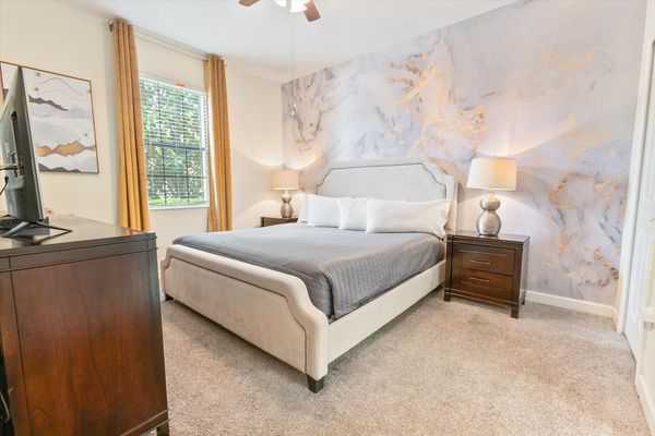 King Bedroom 2 Downstairs
Shared Bathroom