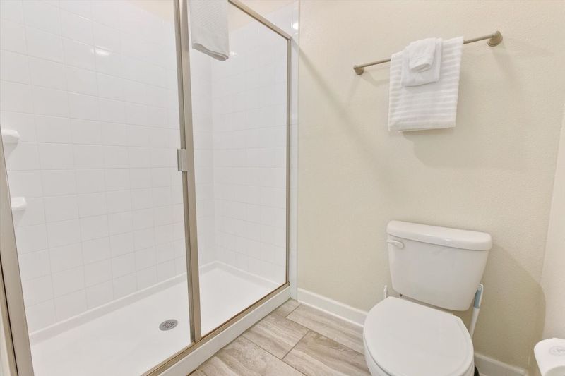 Jack N Jill Bathroom 3 (Angle)
Shower