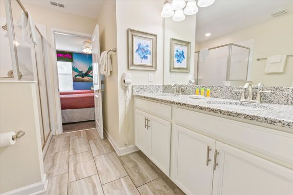 Jack N Jill Bathroom 5, Upstairs
Shower