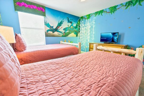 Twin/Double Bedroom 6 (Angle)
32" TV