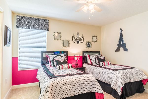 Two Twins Bedroom 5 
Shared Bathroom-Shower