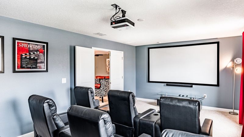 Theater Room
Projection Screen
Sound System
Blu-Ray