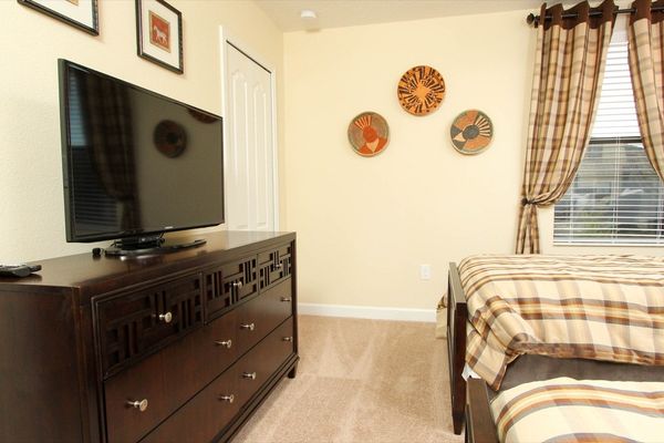 Two Twins Bedroom 7 (Angle)
40" TV