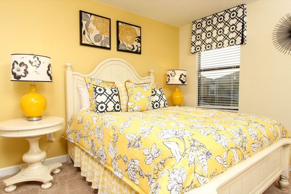 Queen Bedroom 5 Upstairs
Shared Bathroom