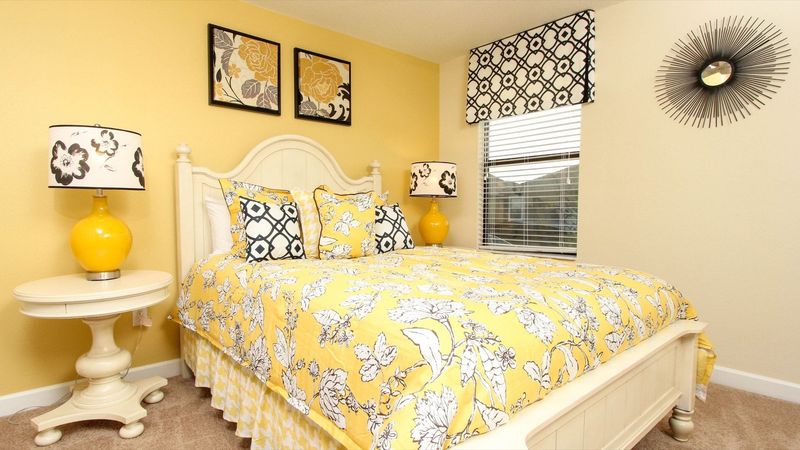 Queen Bedroom 5 Upstairs
Shared Bathroom