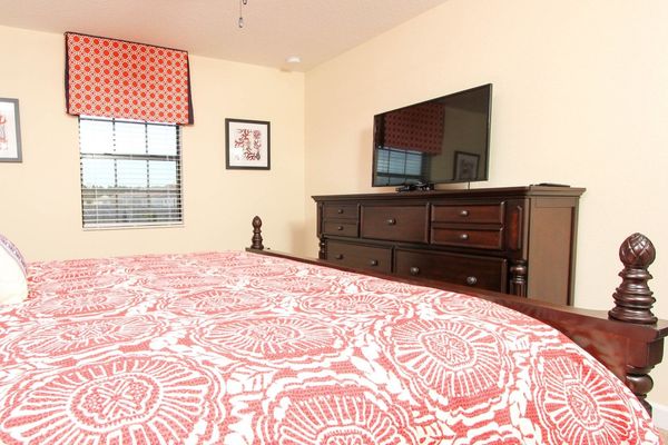 King Suite Bedroom 3 (Angle)
42" TV