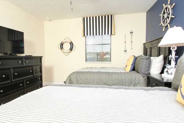 Two Doubles Bedroom 4 (Angle)
40" TV