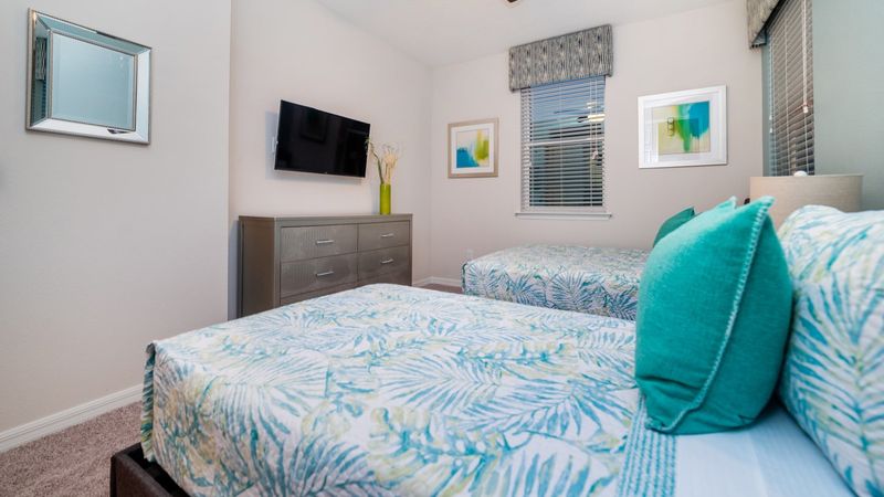 Twin/Double Bedroom 4 (Angle)
39" Smart TV