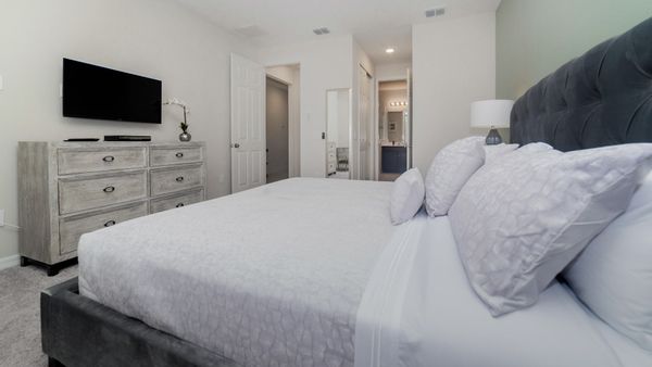 Master King Bedroom 1 (Angle)
39" Smart TV