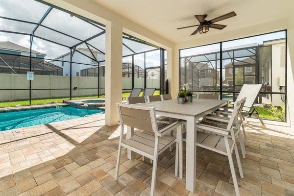 Patio Dining
Pool Faces South