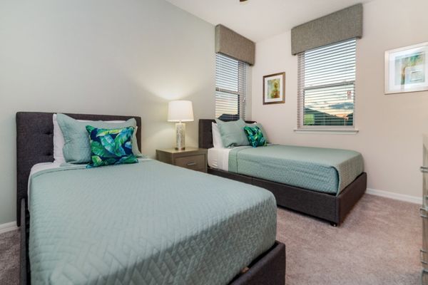 Twin/Double Bedroom 2 
Upstairs
Shared Bathroom
Tub/Shower Combo