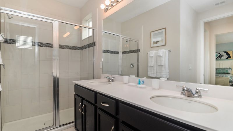Master King Bathroom (Bed 1) (Shower) Upstairs
