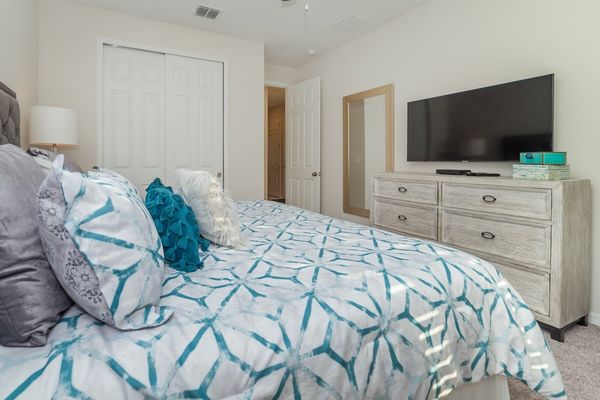 King Bedroom 3 (Angle)
50" Smart TV